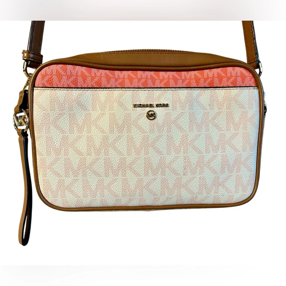 Michael Kors Jet Set Charm Large East West Crossbody Camera Bag